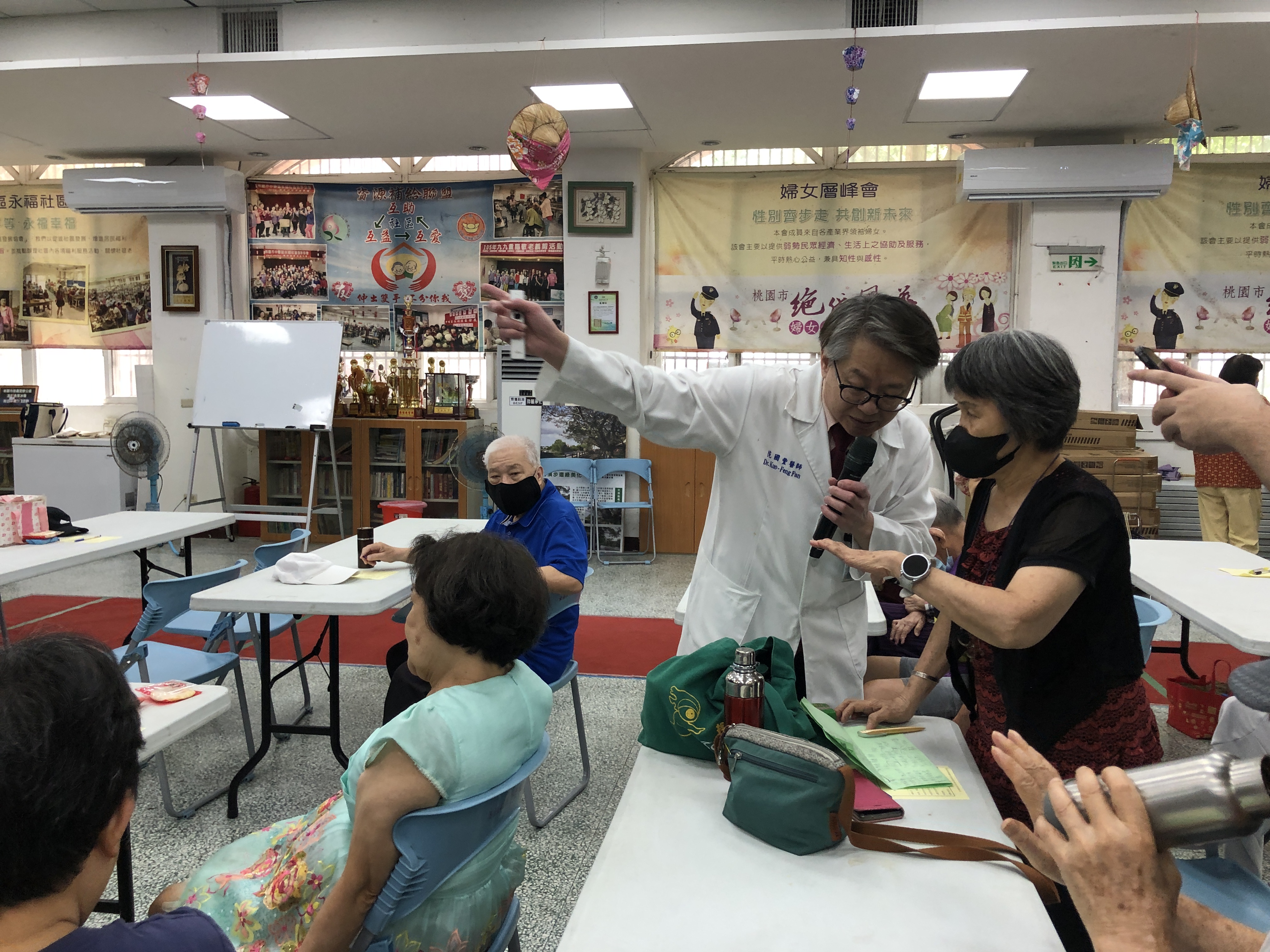 地點:永福里社區發展協會 主講:骨科范國豐醫師 主題:常見的骨科疾病