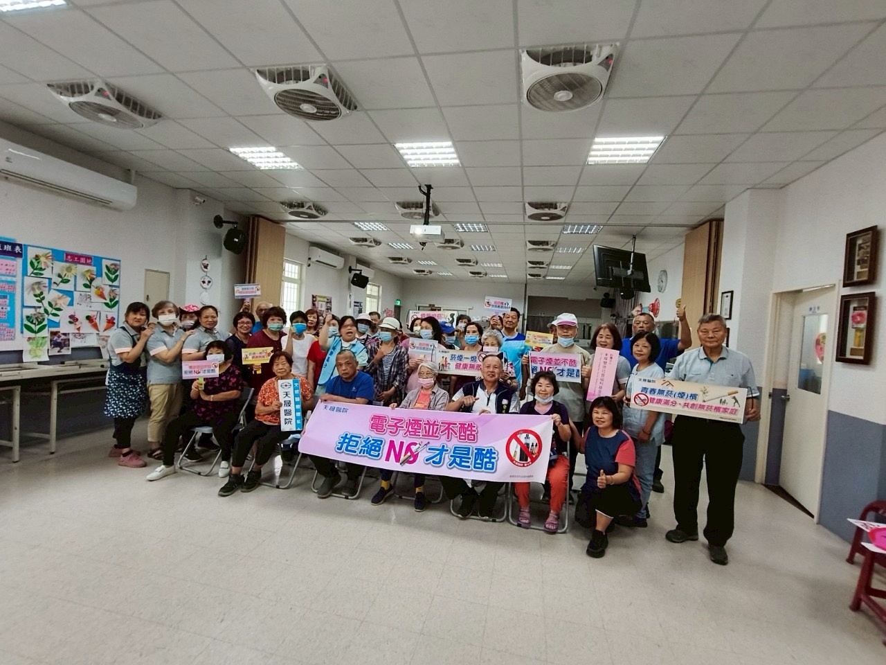 地點:忠福里社區發展協會 主講:黃映瑜護理師 主題:五癌篩檢/菸檳防制