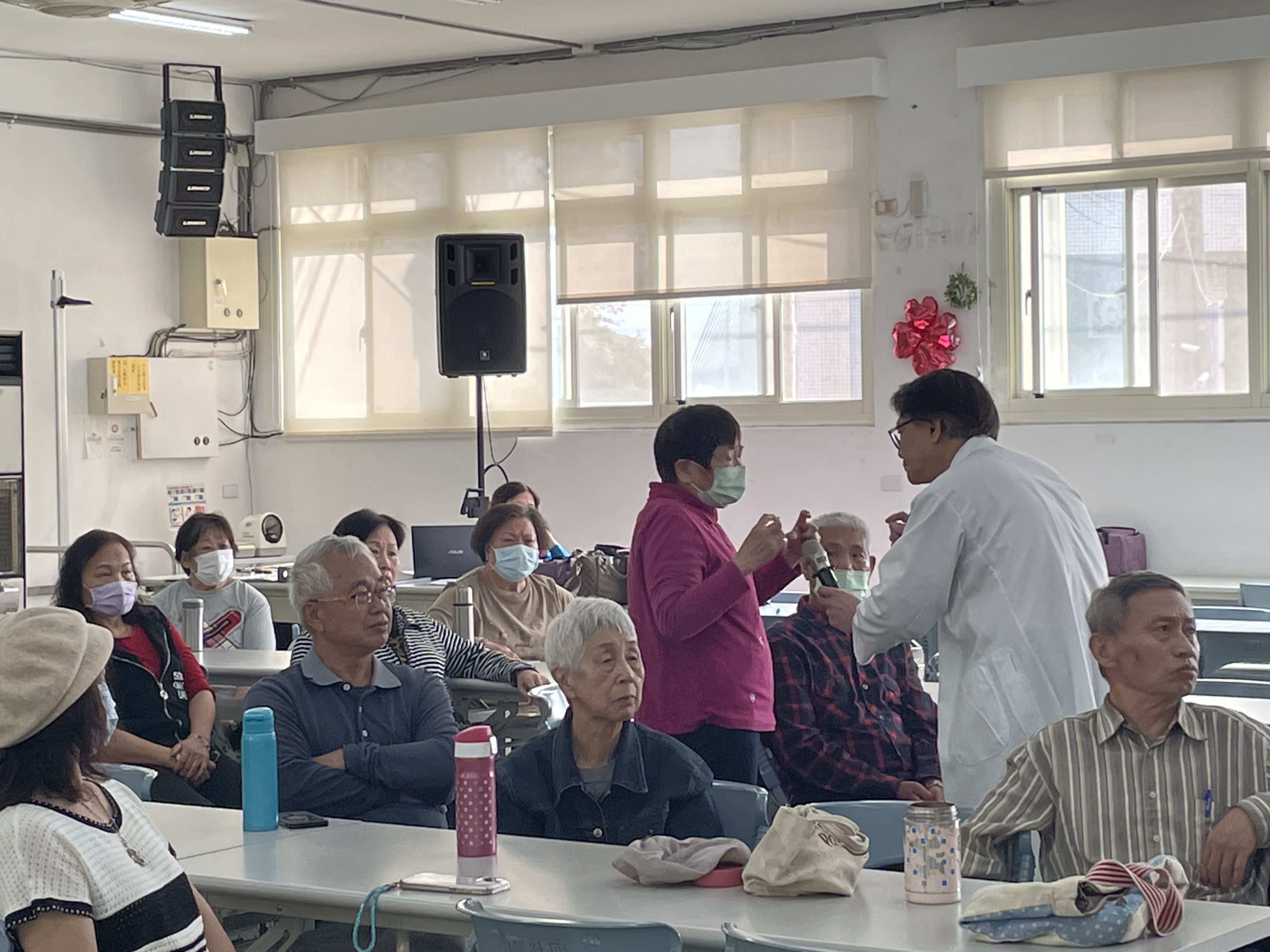 地點：高連社區關懷據點 主講：范國豐醫師 主題:退化性關節炎與骨質疏鬆